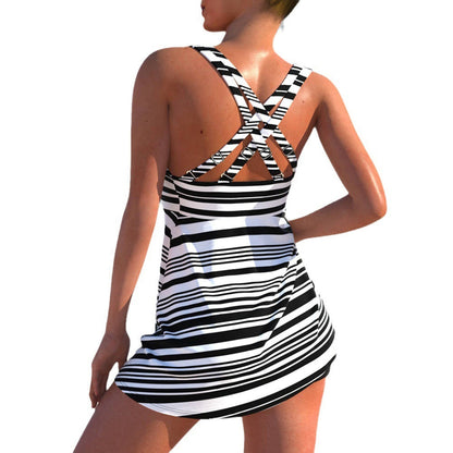 Modin Mode - Jara Badeanzugkleid mit Streifenmuster und integrierter Shorts