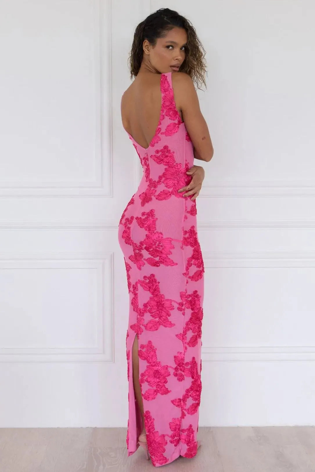 Modin Mode - Leniya Bodycon-Maxikleid mit Blumenstickerei
